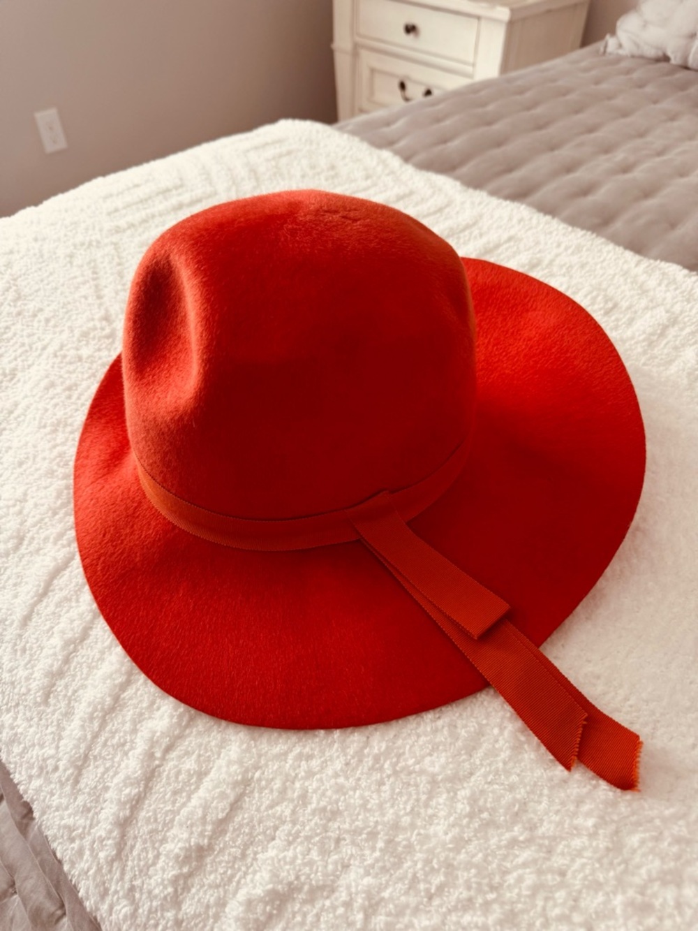Women’s Vibrant orange Wide-Brim 💯 WOOL Hat with Ribbon Band